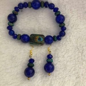 bangle bracelet  w/earrings set w/peacock bead.
